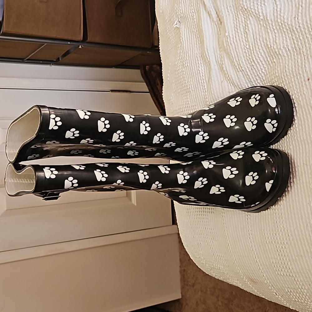 Norty Black Paw Print Rain Boots Wm 9 EU 40 BNWOT